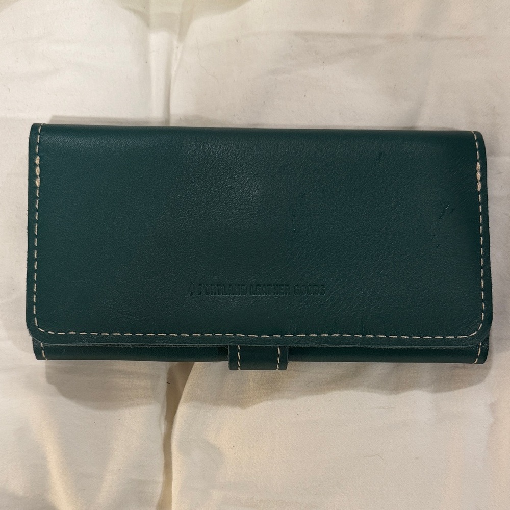 Portland leather peacock tri fold Green Leather Wallet